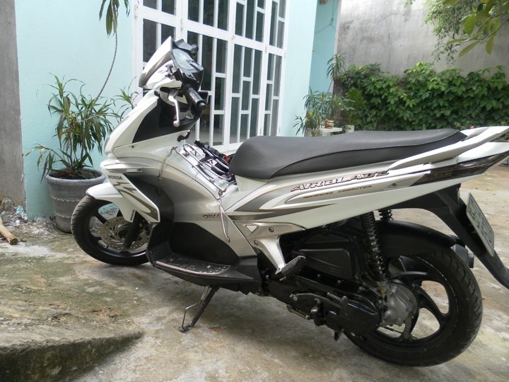 air blade (ab fi màu trắng 2010) chinh chu bstp còn 4 số sang tên dể dàng - 3