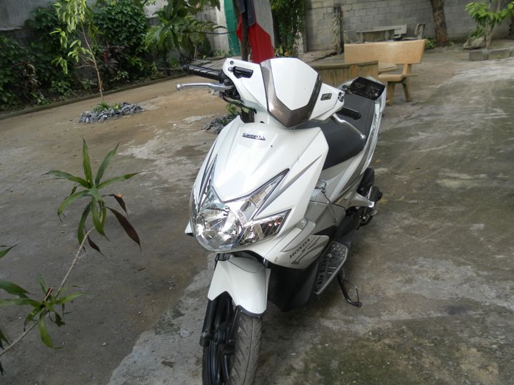 air blade (ab fi màu trắng 2010) chinh chu bstp còn 4 số sang tên dể dàng - 2