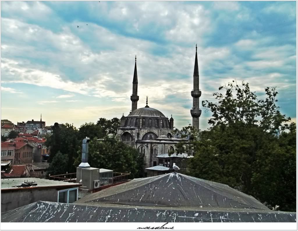 Maviyi bilirsin, İstanbul gibi. Maviyi bilirsin, İstanbul gibi.