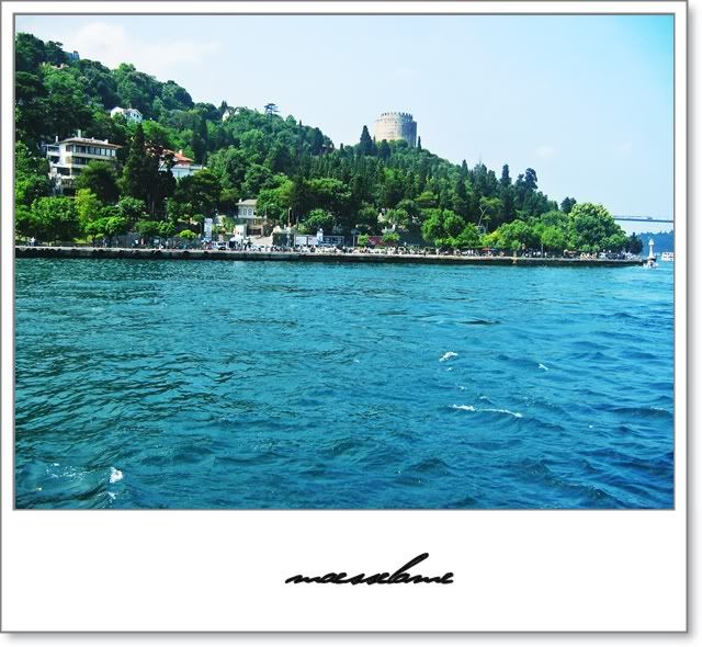 Maviyi bilirsin, İstanbul gibi. Maviyi bilirsin, İstanbul gibi.