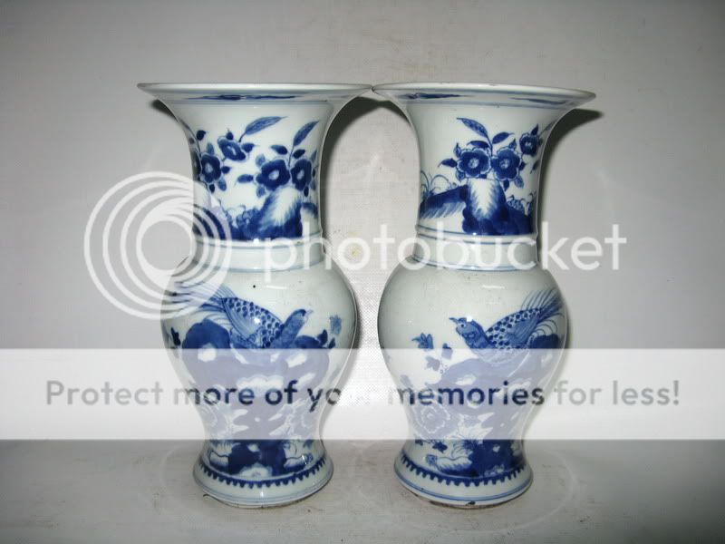   Immemoria a pair blue and white porcelain flower&brid mushroom vases